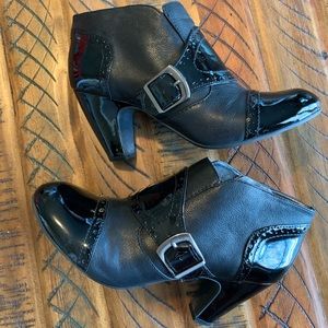 Gianni Bini ankle boots
